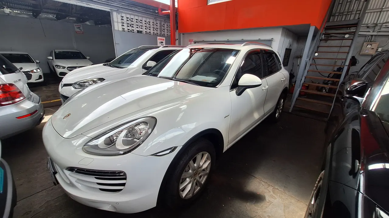 Photo 1 of 2012 Porsche Cayenne for sale (plate CJC000)