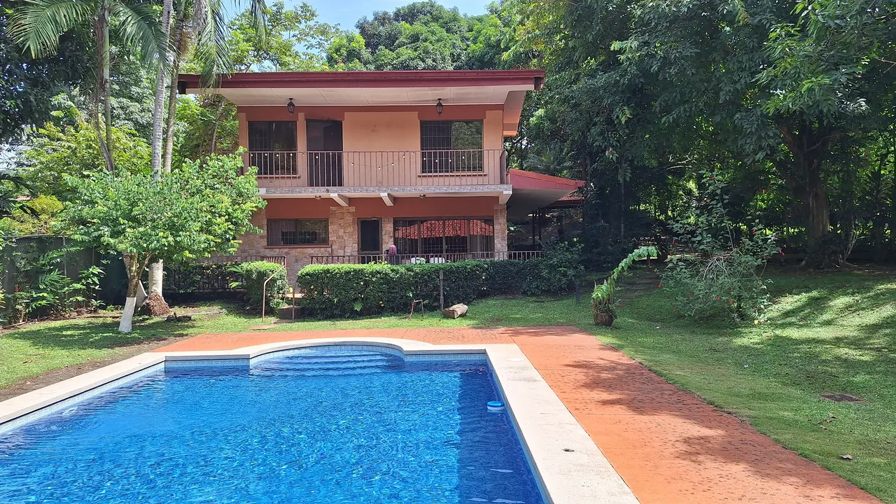 Fotografía 1 de Venta de casa en Alajuela