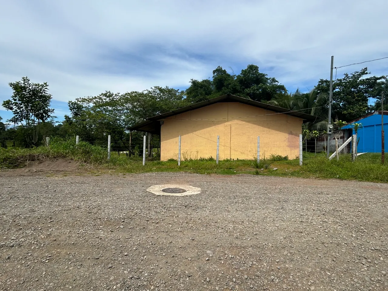 Fotografía 1 de Venta de local comercial en La Rita, Pococí, Limón