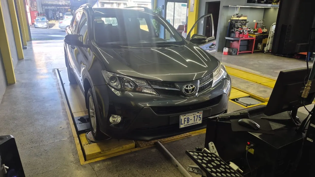 Photo 1 of 2014 Toyota RAV4 for sale (plate LFB175)